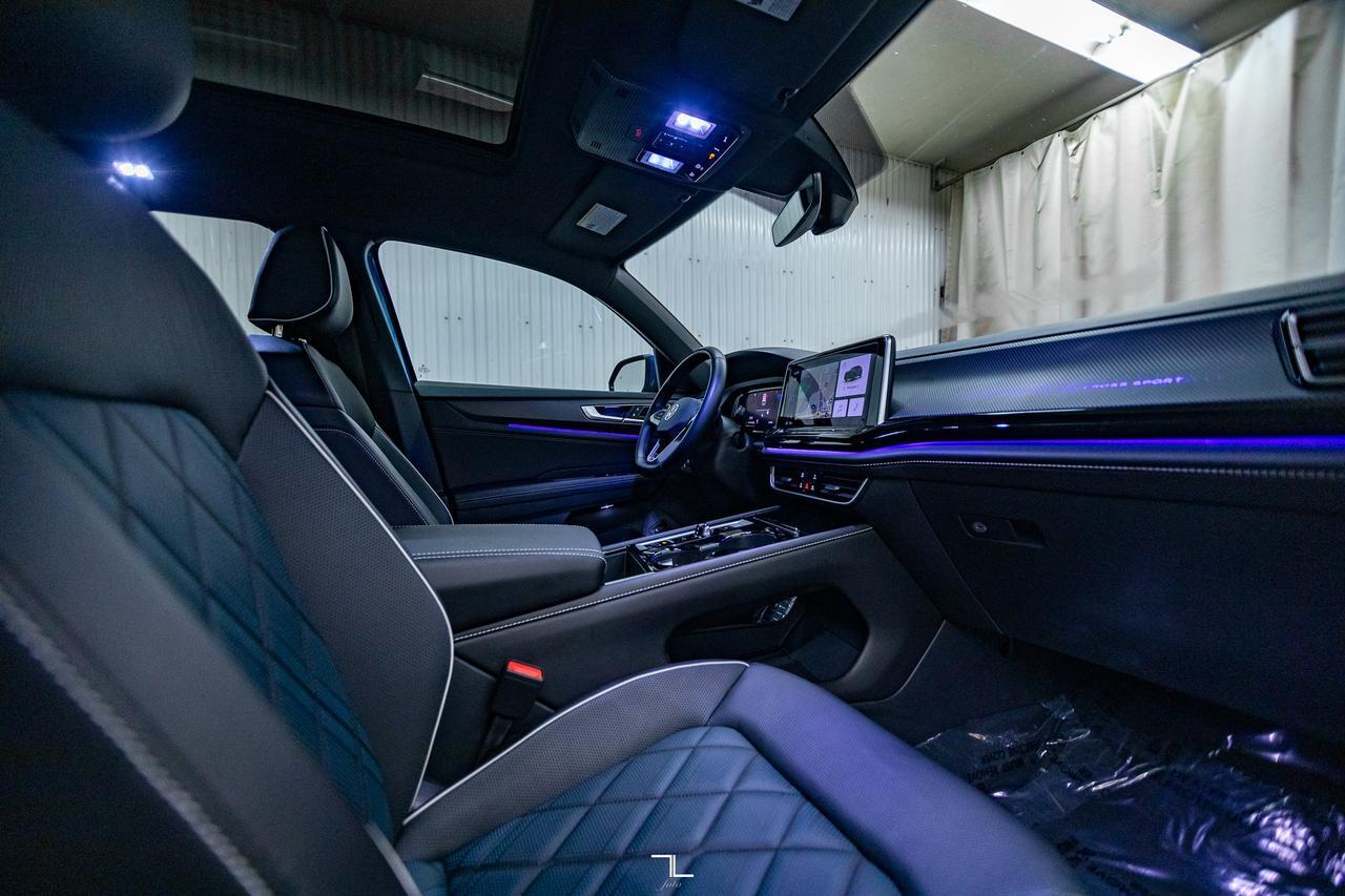 2024 Volkswagen Atlas Cross Sport 4Motion Execline R-Line Leather Roof Nav BCam Red Deer AB