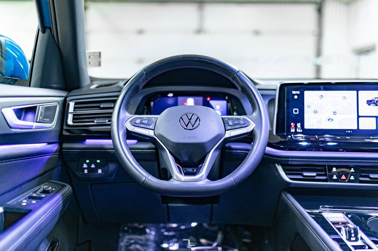 2024 Volkswagen Atlas Cross Sport 4Motion Execline R-Line Leather Roof Nav BCam Red Deer AB