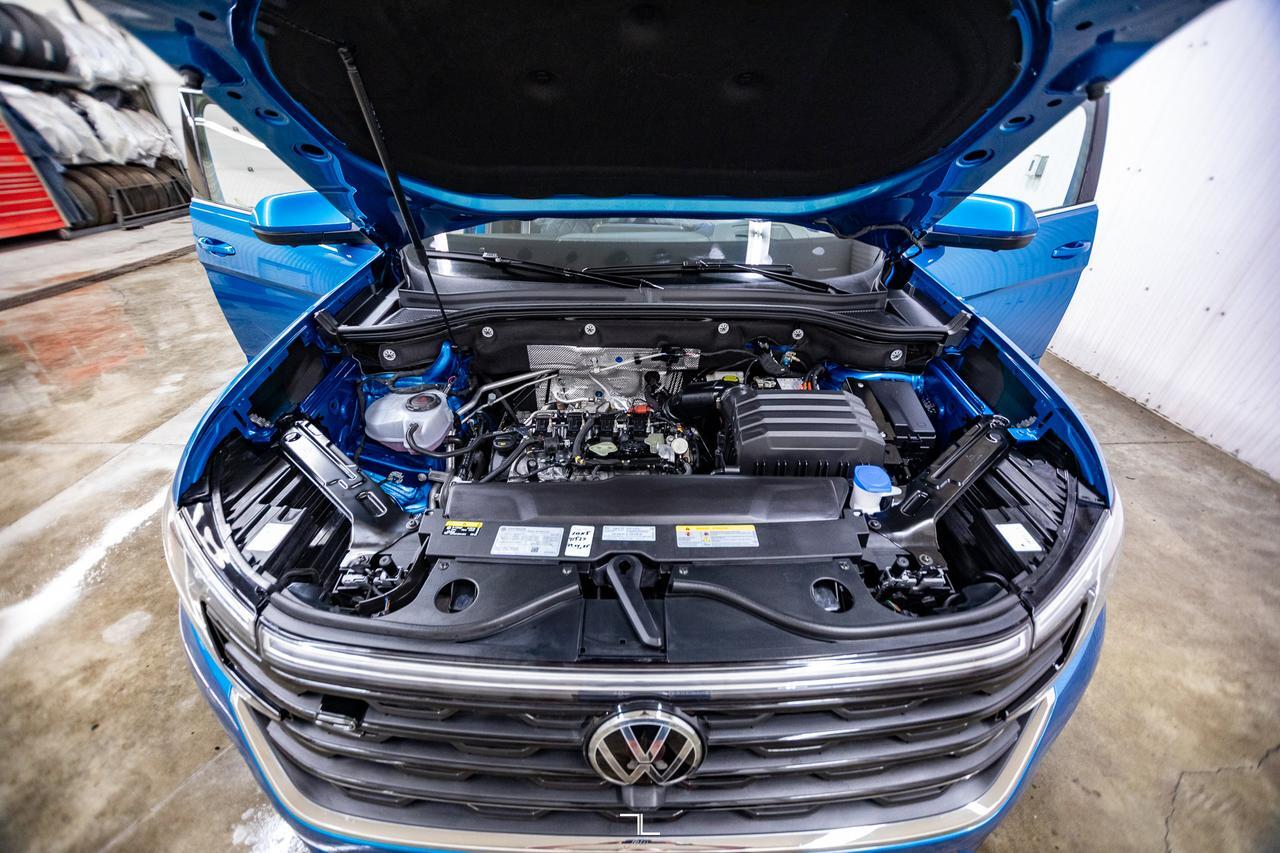 2024 Volkswagen Atlas Cross Sport 4Motion Execline R-Line Leather Roof Nav BCam Red Deer AB