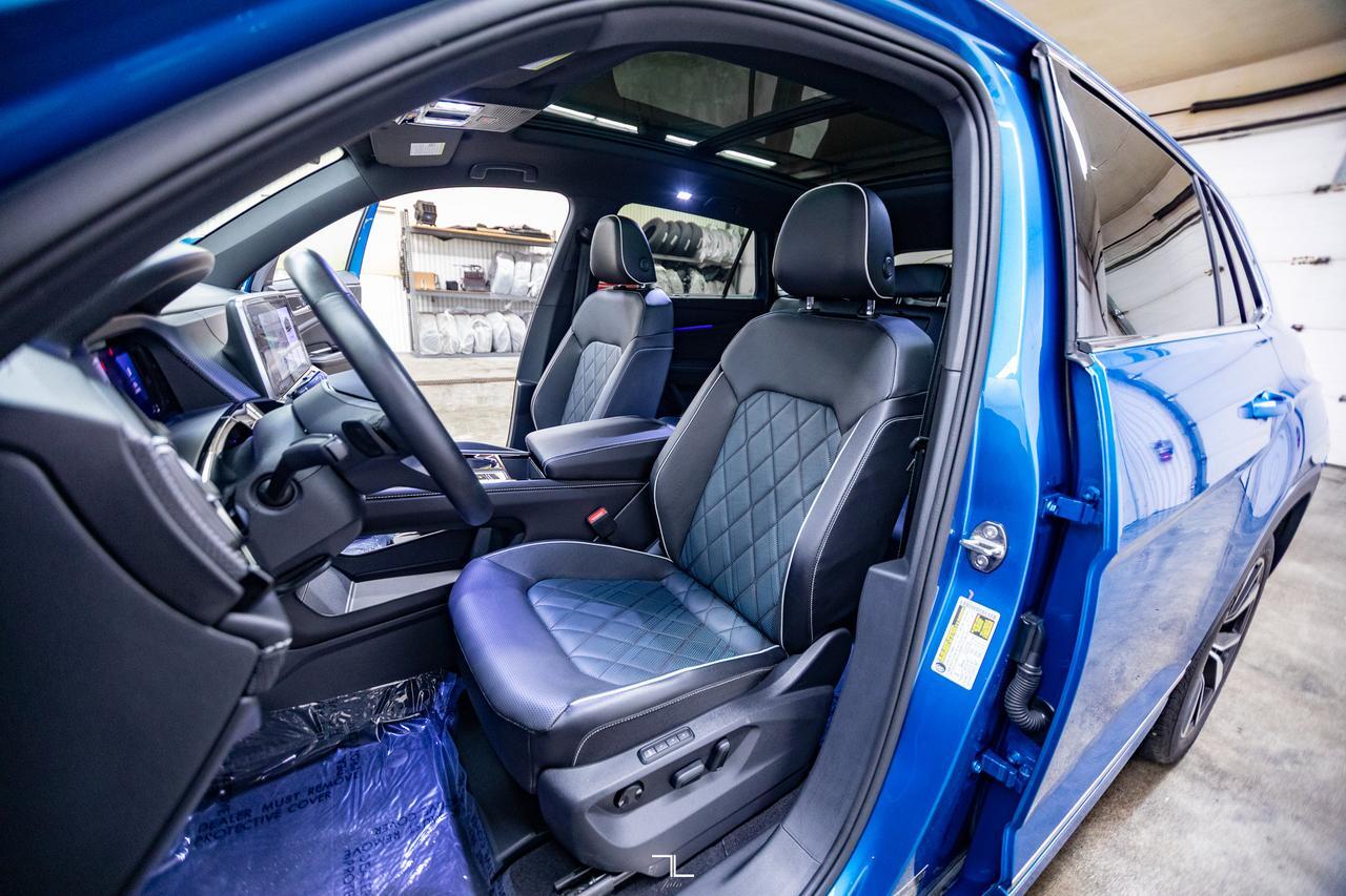 2024 Volkswagen Atlas Cross Sport 4Motion Execline R-Line Leather Roof Nav BCam Red Deer AB