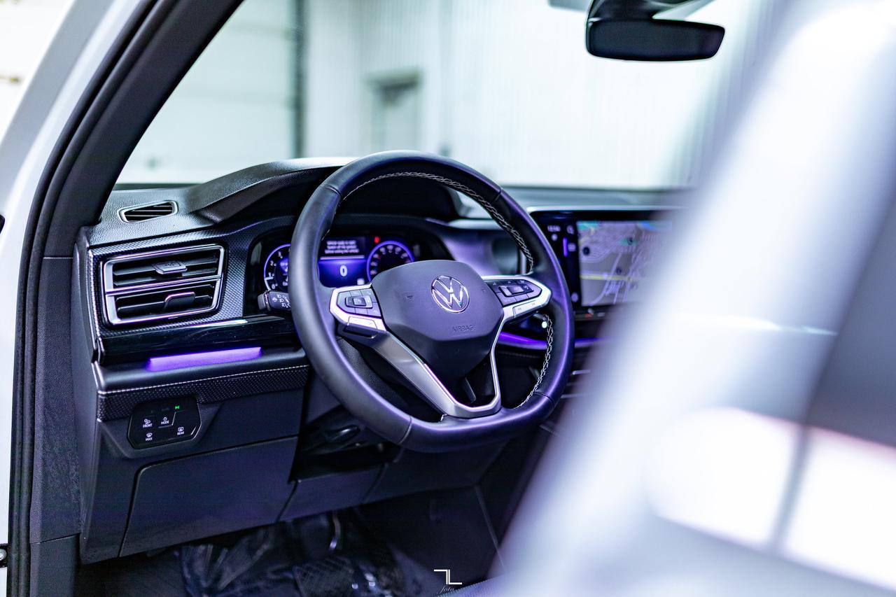 2024 Volkswagen Atlas Cross Sport 4Motion Highline Leather Roof Nav BCam Red Deer AB