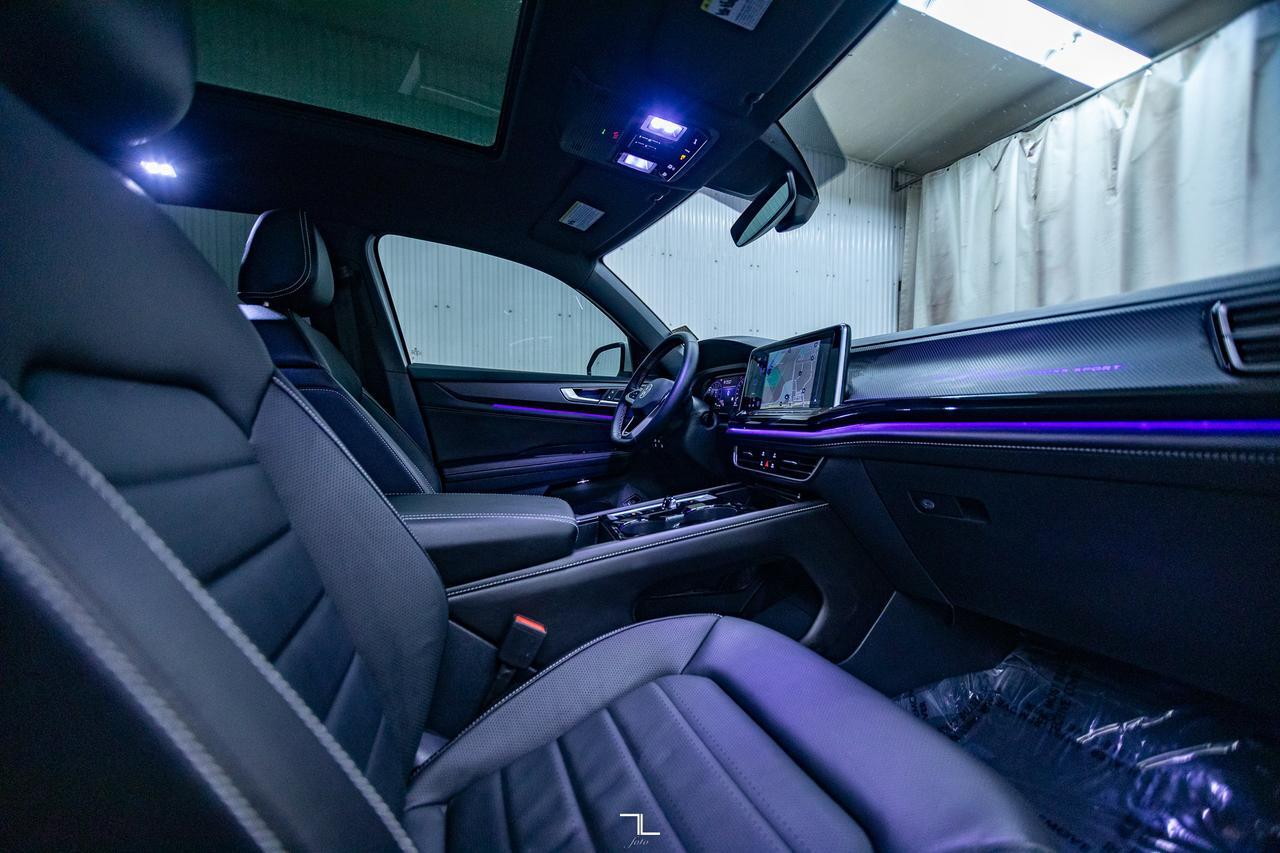 2024 Volkswagen Atlas Cross Sport 4Motion Highline Leather Roof Nav BCam Red Deer AB