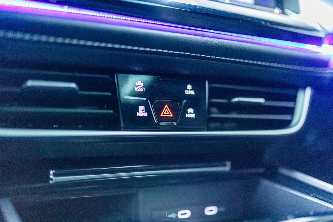 2024 Volkswagen Atlas Cross Sport 4Motion Highline Leather Roof Nav BCam Red Deer AB