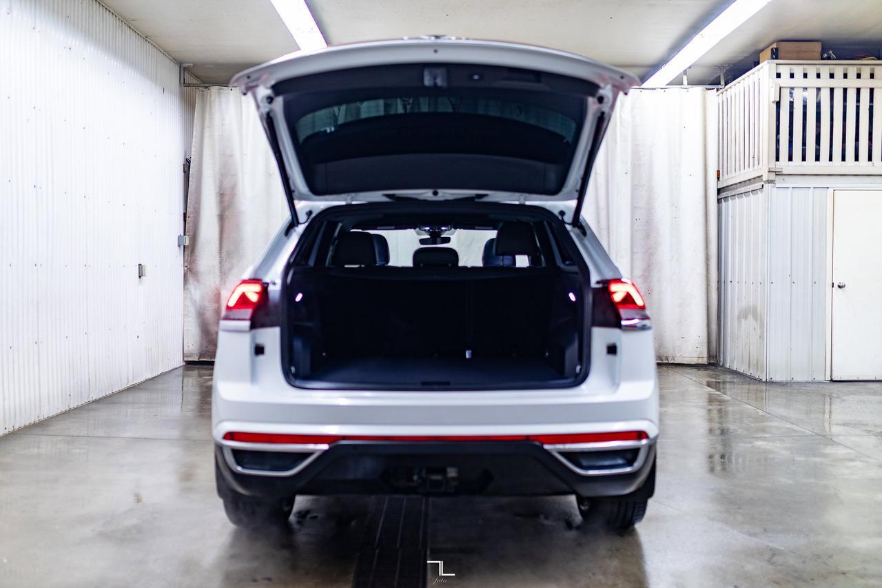 2024 Volkswagen Atlas Cross Sport 4Motion Highline Leather Roof Nav BCam Red Deer AB