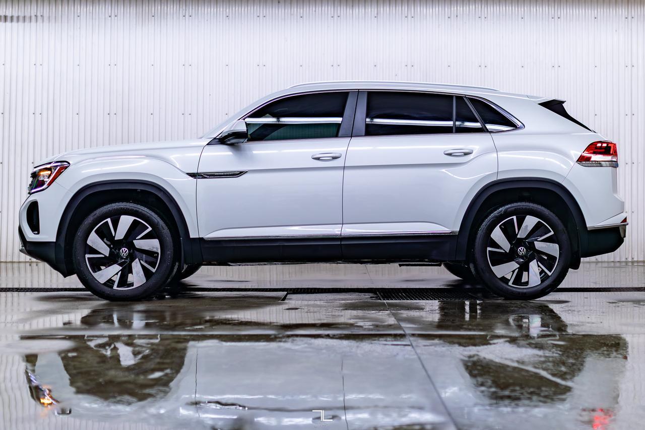 2024 Volkswagen Atlas Cross Sport 4Motion Highline Leather Roof Nav BCam Red Deer AB