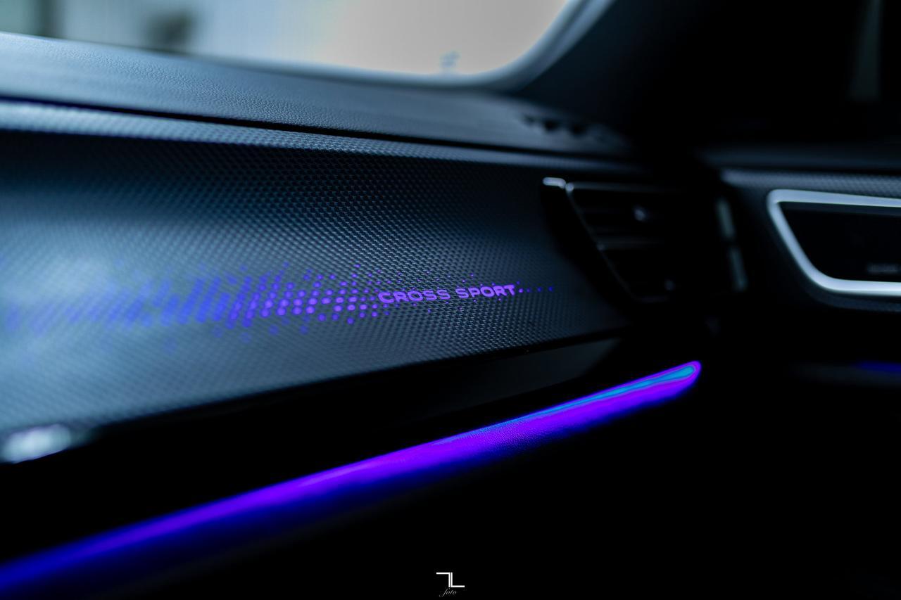 2024 Volkswagen Atlas Cross Sport 4Motion Highline Leather Roof Nav BCam Red Deer AB