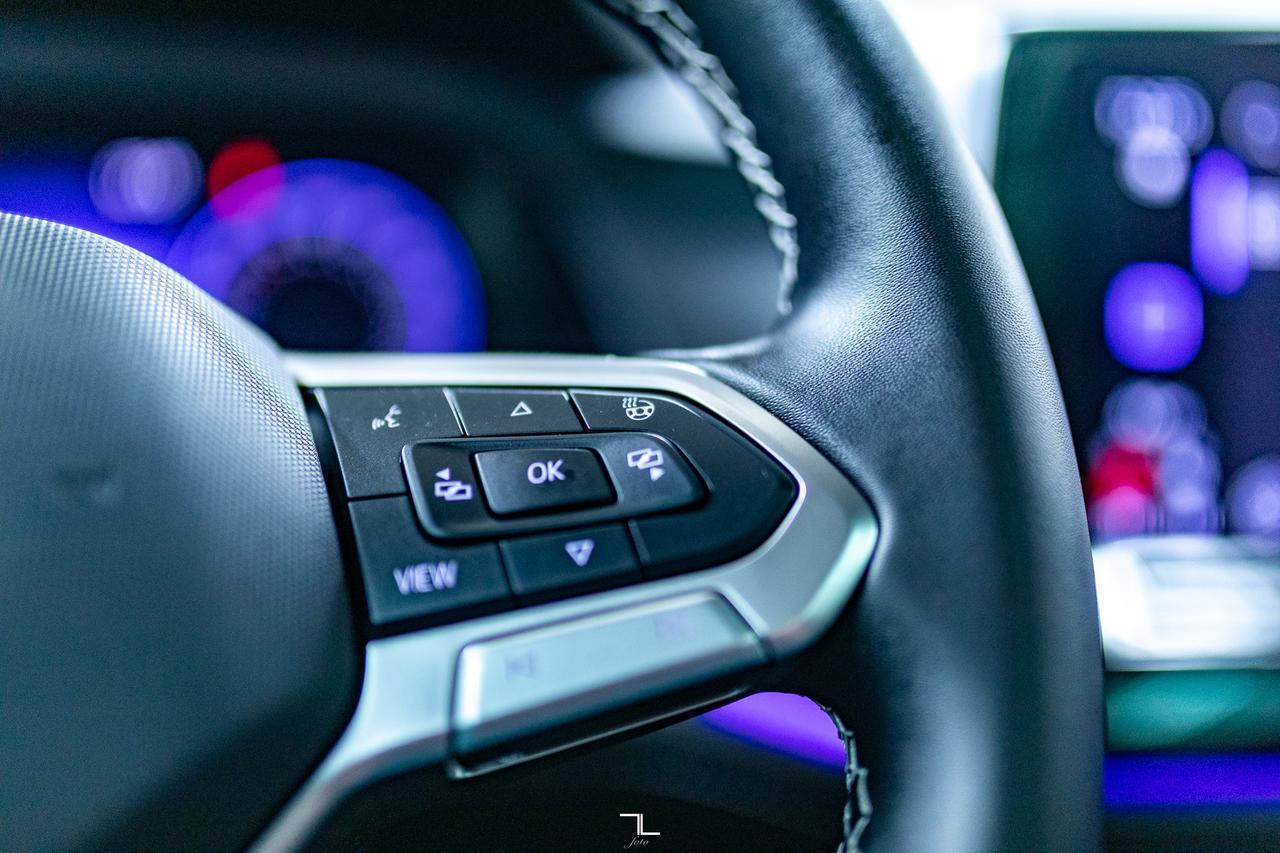 2024 Volkswagen Atlas Cross Sport 4Motion Highline Leather Roof Nav BCam Red Deer AB