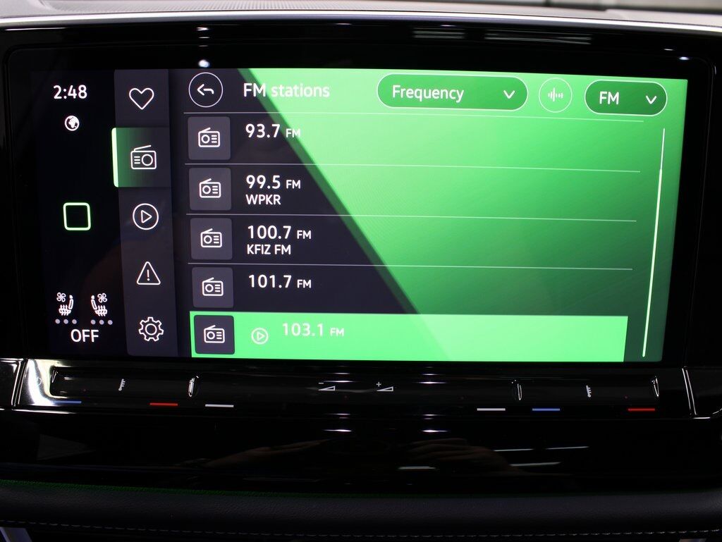 2024 Volkswagen Atlas Cross Sport SEL Premium R-Line AWD Fond du Lac WI
