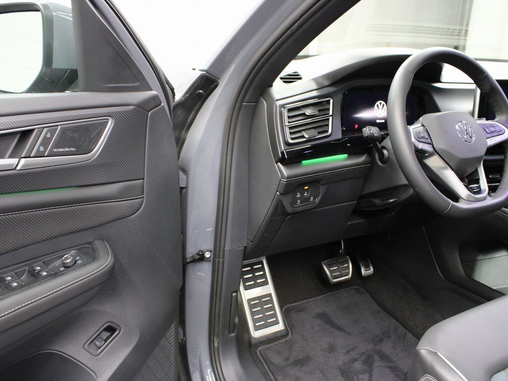 2024 Volkswagen Atlas Cross Sport SEL Premium R-Line AWD Fond du Lac WI