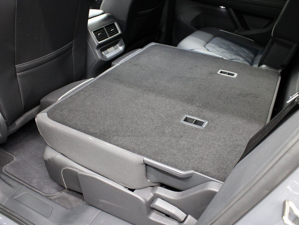 2024 Volkswagen Atlas Cross Sport SEL Premium R-Line AWD Fond du Lac WI