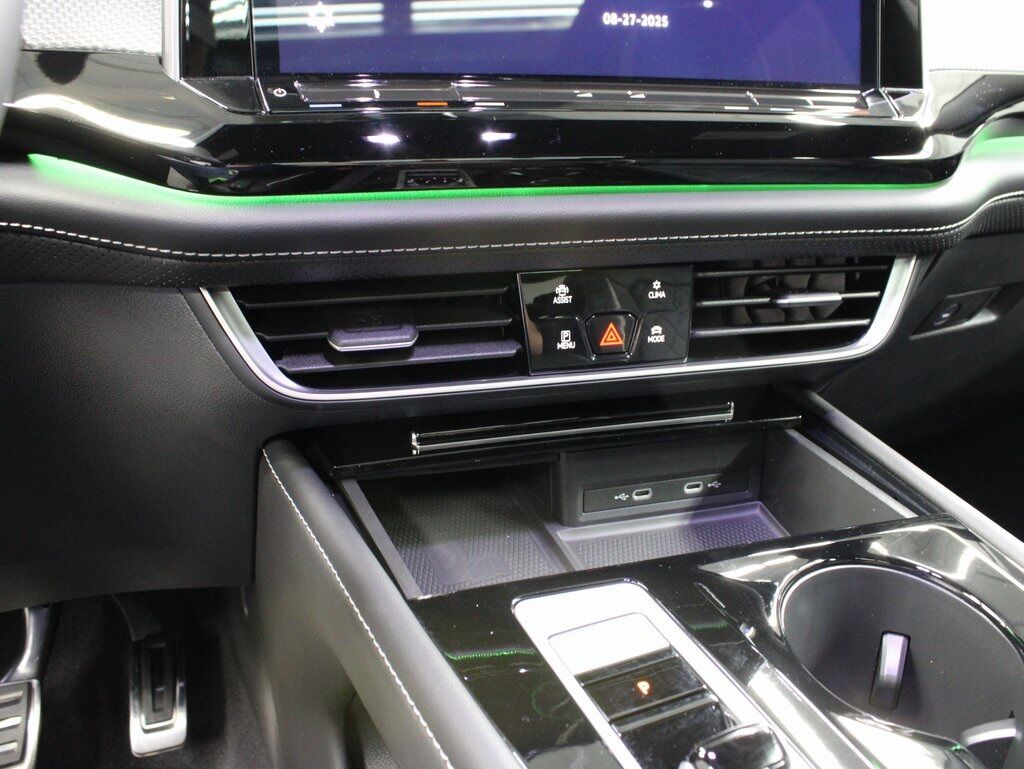 2024 Volkswagen Atlas Cross Sport SEL Premium R-Line AWD Fond du Lac WI