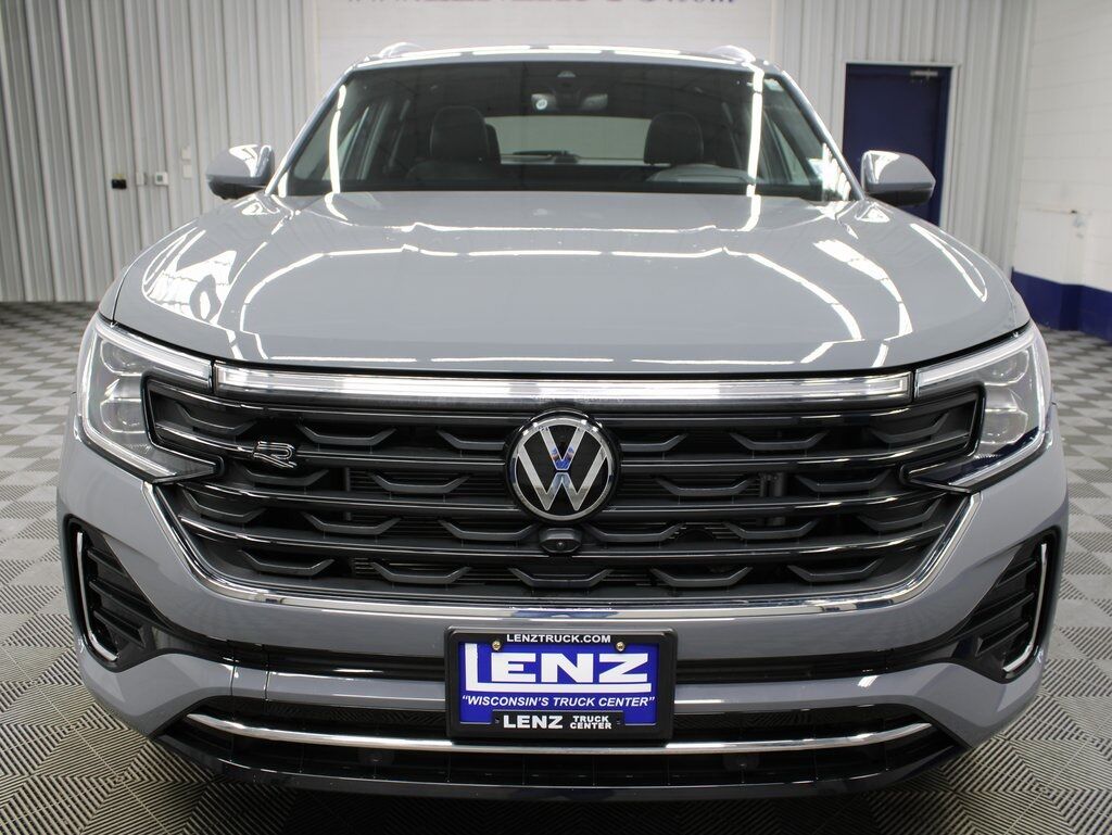 2024 Volkswagen Atlas Cross Sport SEL Premium R-Line AWD Fond du Lac WI