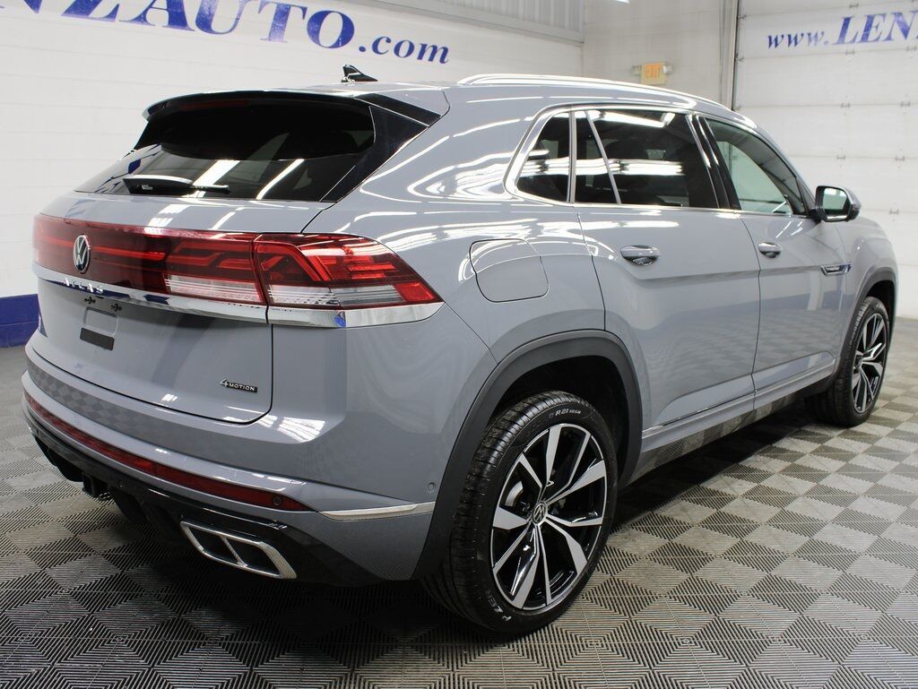 2024 Volkswagen Atlas Cross Sport SEL Premium R-Line AWD Fond du Lac WI