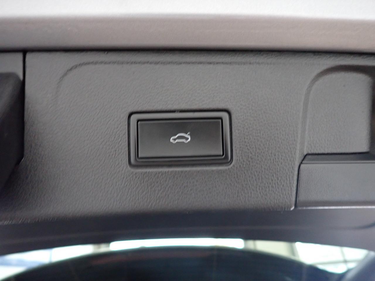 2024 Volkswagen Atlas Highline 4WD LEATHER NAVI SUNROOF 6 PASS Listowel ON