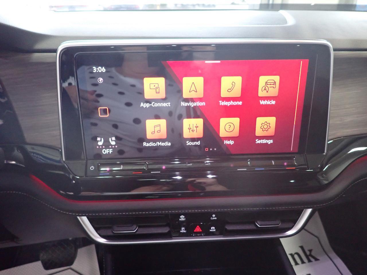 2024 Volkswagen Atlas Highline 4WD LEATHER NAVI SUNROOF 6 PASS Listowel ON