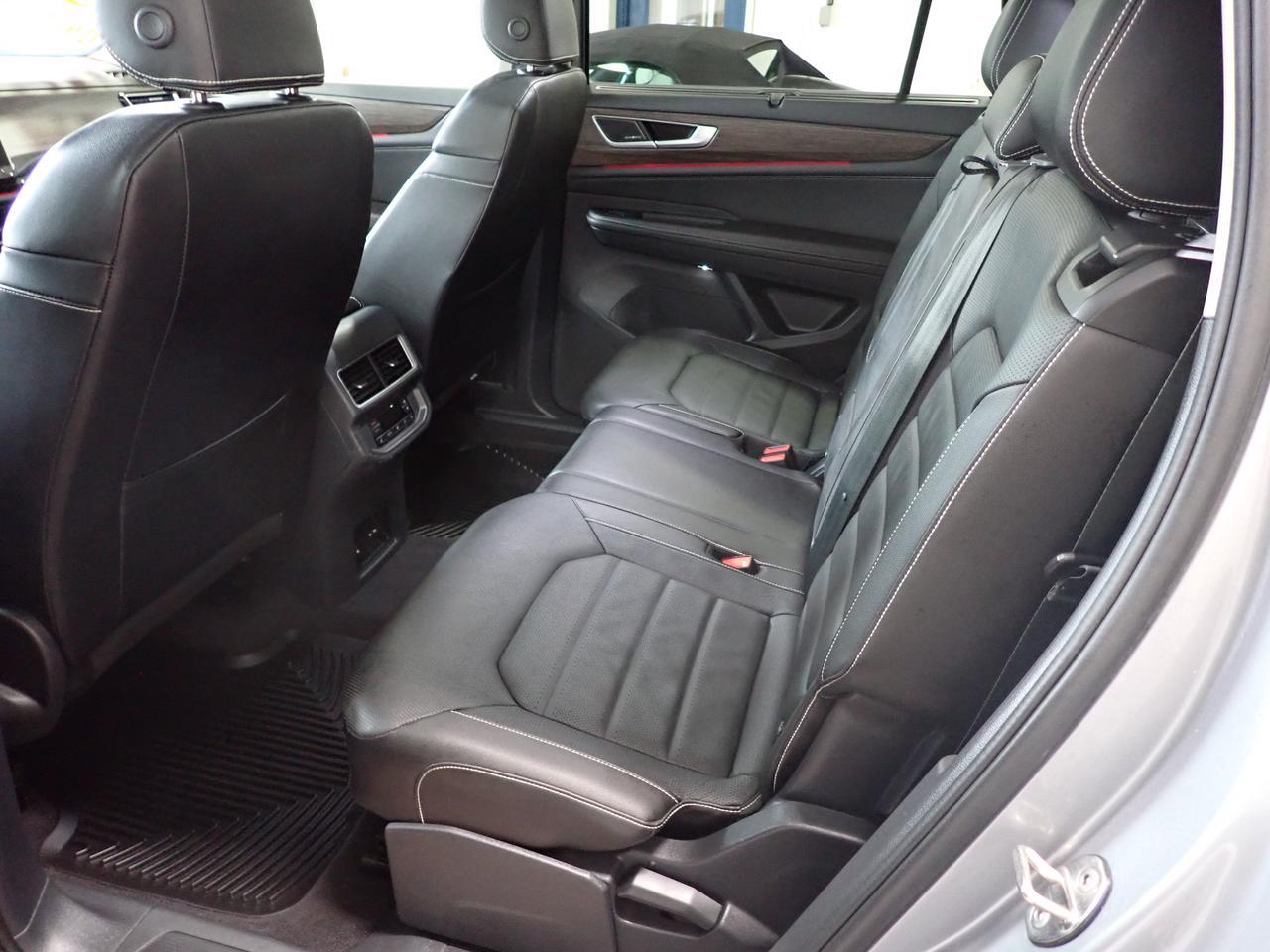 2024 Volkswagen Atlas Highline 4WD LEATHER NAVI SUNROOF 6 PASS Listowel ON