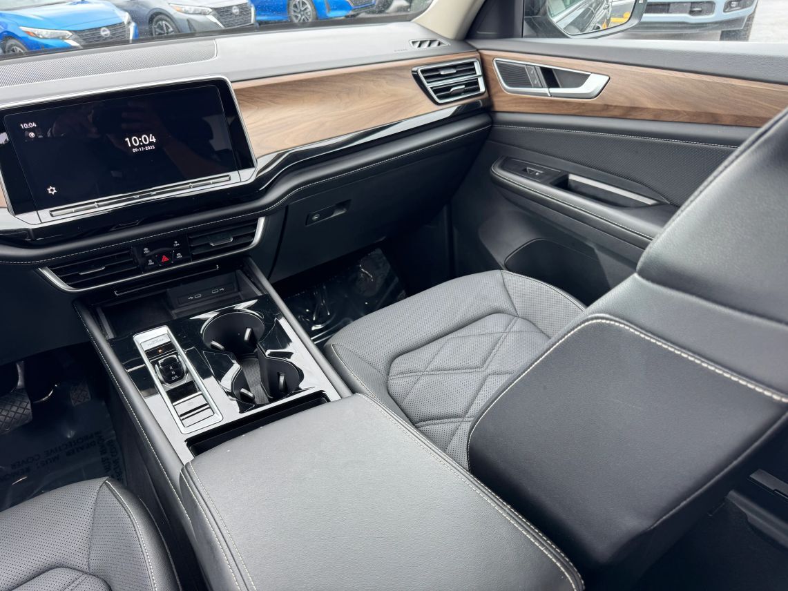 2024 Volkswagen Atlas SE w/Tech Pkg Sport Utility 4D