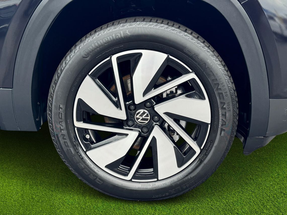 2024 Volkswagen Atlas SE w/Tech Pkg Sport Utility 4D