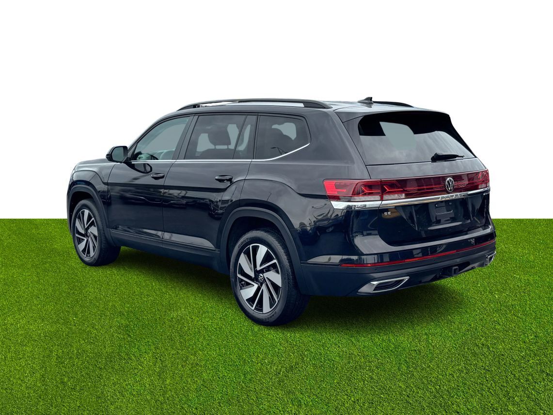 2024 Volkswagen Atlas SE w/Tech Pkg Sport Utility 4D