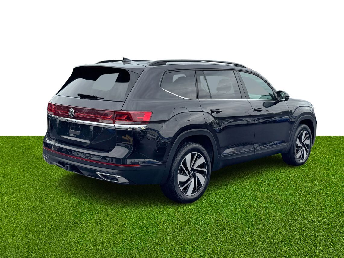 2024 Volkswagen Atlas SE w/Tech Pkg Sport Utility 4D