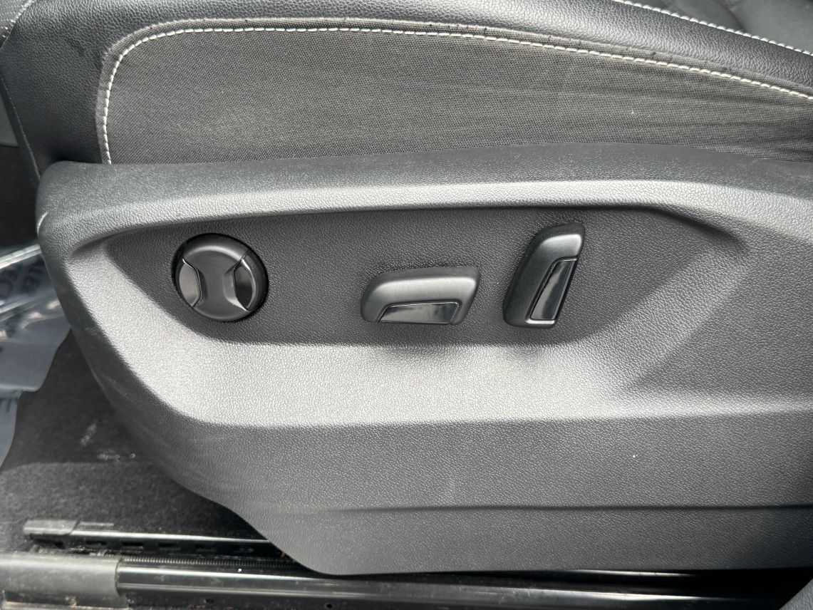 2024 Volkswagen Atlas SE w/Tech Pkg Sport Utility 4D