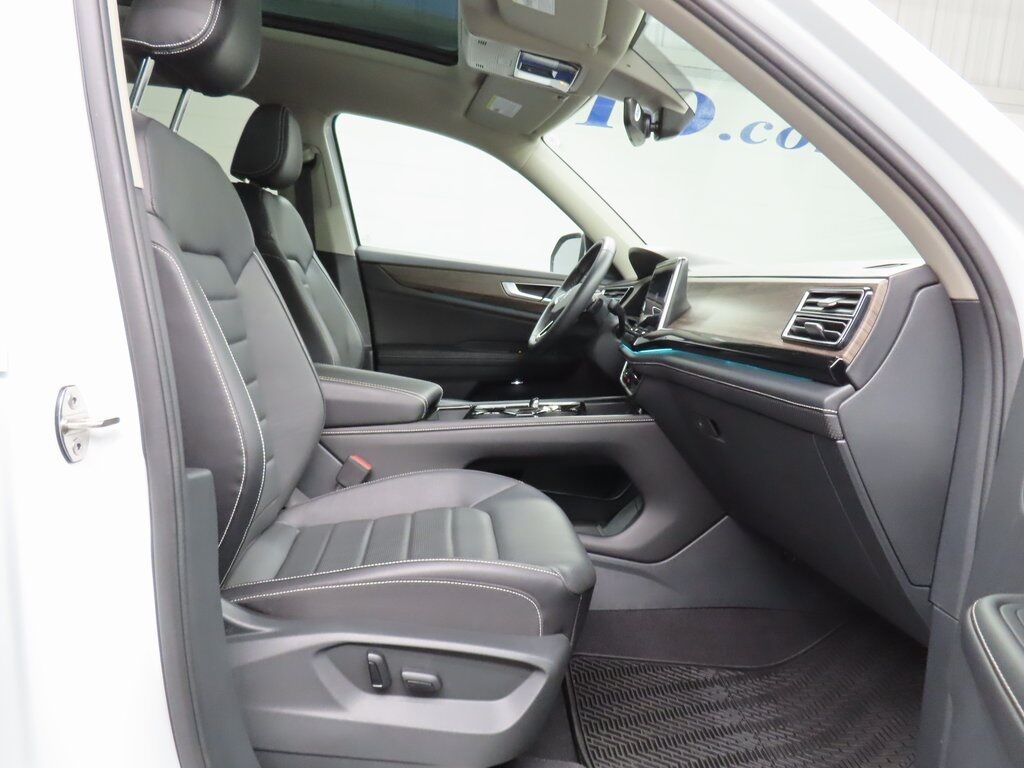 2024 Volkswagen Atlas SEL AWD Fond du Lac WI