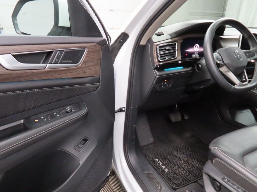 2024 Volkswagen Atlas SEL AWD Fond du Lac WI