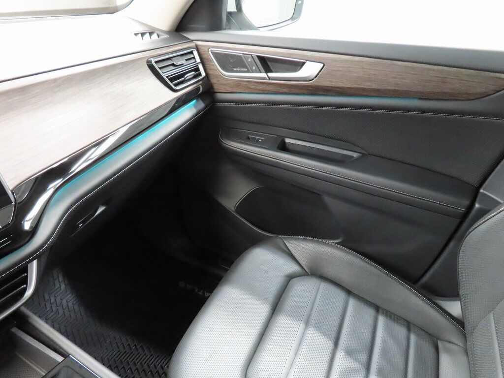 2024 Volkswagen Atlas SEL AWD Fond du Lac WI