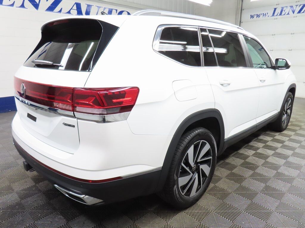 2024 Volkswagen Atlas SEL AWD Fond du Lac WI