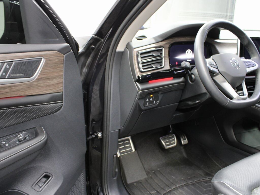 2024 Volkswagen Atlas SEL Premium R-Line AWD Fond du Lac WI