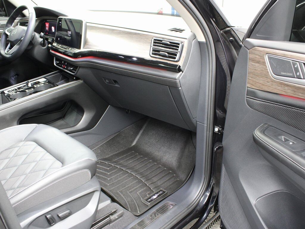 2024 Volkswagen Atlas SEL Premium R-Line AWD Fond du Lac WI