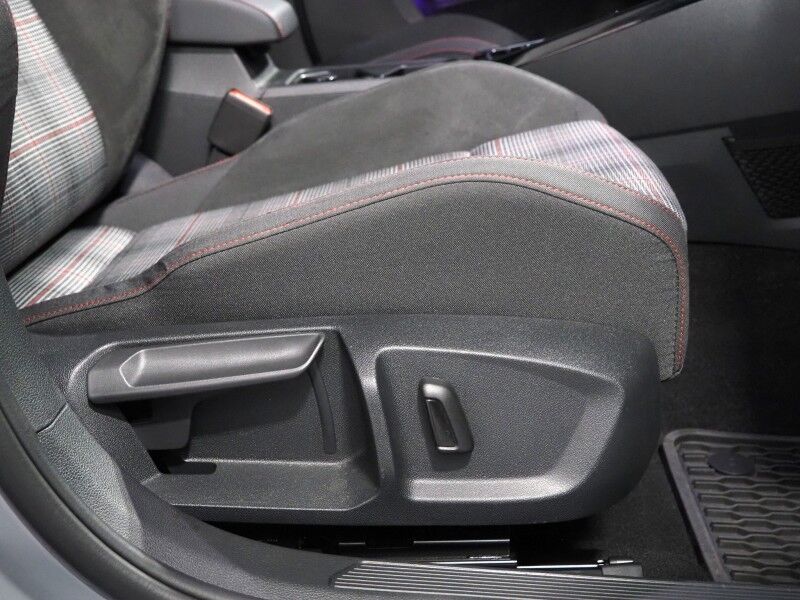 2024 Volkswagen Golf GTI S *ADAPTIVE CRUISE, SAFETY ALERTS, BACKUP-CAMERA, COLOR TOUCHSCREEN, HEATED SEATS/STEERING, 18 INCH WHEELS, LED HEADLIGHTS, WIRELESS CHARGING, ANDROID & APPLE Round Rock TX