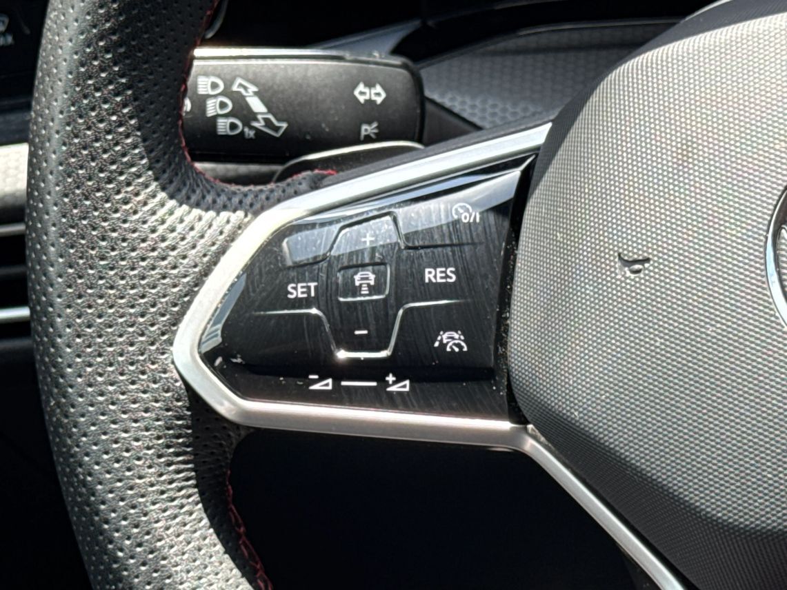 2024 Volkswagen Golf GTI S Hatchback Sedan 4D