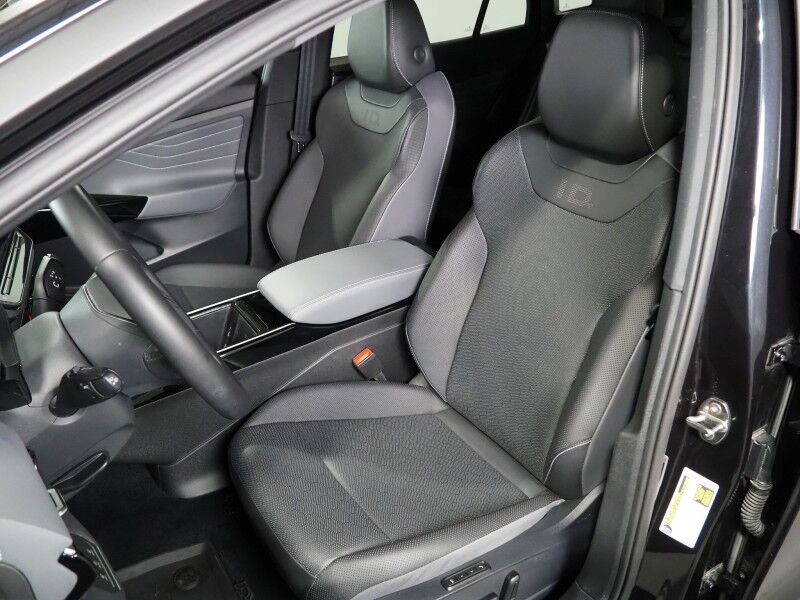 2024 Volkswagen ID.4 Pro S AWD *PANORAMA GLASS ROOF, NAVIGATION, DIGITAL COCKPIT, ADAPTIVE CRUISE, SAFETY ALERTS, BACKUP-CAMERA, HEATED SEATS/STEERING, POWER LIFTGATE, WIRELESS CHARGING, ANDROID & APPLE Round Rock TX