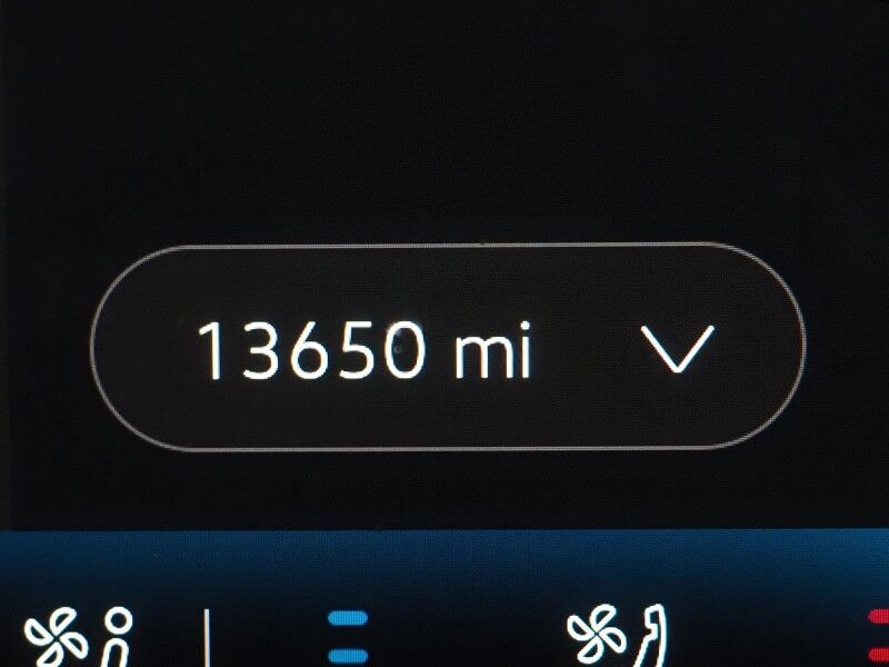 2024 Volkswagen ID.4 Pro S AWD *PANORAMA GLASS ROOF, NAVIGATION, DIGITAL COCKPIT, ADAPTIVE CRUISE, SAFETY ALERTS, BACKUP-CAMERA, HEATED SEATS/STEERING, POWER LIFTGATE, WIRELESS CHARGING, ANDROID & APPLE Round Rock TX