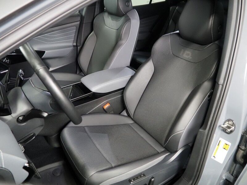 2024 Volkswagen ID.4 S *PANORAMA GLASS ROOF, NAVIGATION, DIGITAL COCKPIT, SAFETY ALERTS, ADAPTIVE CRUISE, BACKUP-CAMERA, HEATED SEATS/STEERING, POWER LIFTGATE, WIRELESS CHARGING, ANDROID & APPLE Round Rock TX