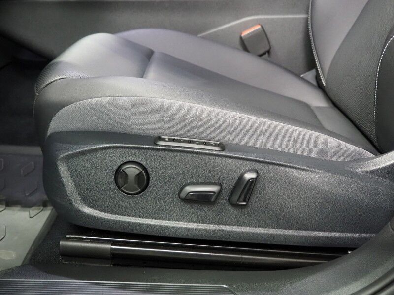 2024 Volkswagen ID.4 S *PANORAMA GLASS ROOF, NAVIGATION, DIGITAL COCKPIT, SAFETY ALERTS, ADAPTIVE CRUISE, BACKUP-CAMERA, HEATED SEATS/STEERING, POWER LIFTGATE, WIRELESS CHARGING, ANDROID & APPLE Round Rock TX