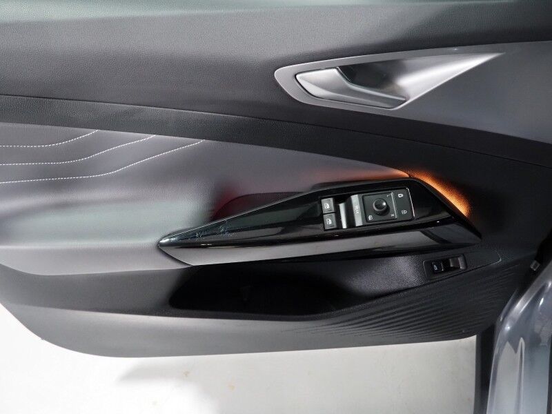 2024 Volkswagen ID.4 S *PANORAMA GLASS ROOF, NAVIGATION, DIGITAL COCKPIT, SAFETY ALERTS, ADAPTIVE CRUISE, BACKUP-CAMERA, HEATED SEATS/STEERING, POWER LIFTGATE, WIRELESS CHARGING, ANDROID & APPLE Round Rock TX