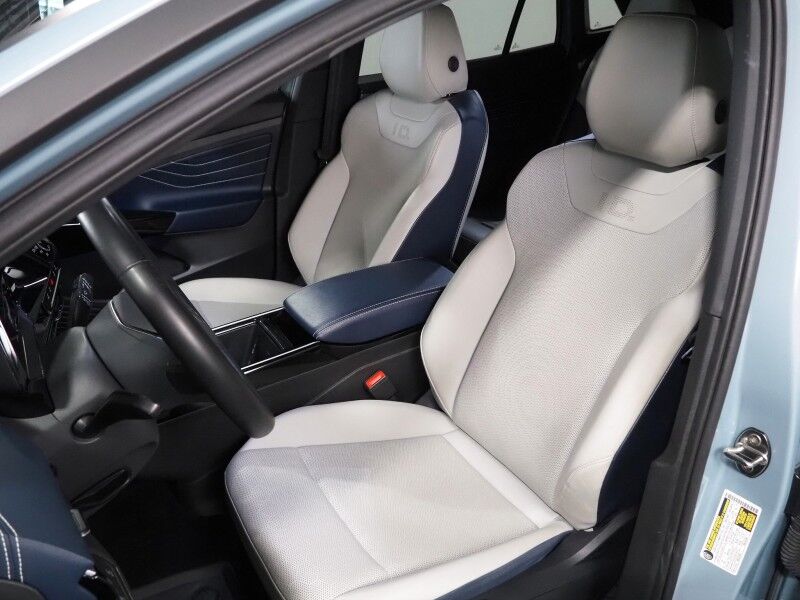 2024 Volkswagen ID.4 S *PANORAMA GLASS ROOF, NAVIGATION, DIGITAL COCKPIT, SAFETY ALERTS, ADAPTIVE CRUISE, BACKUP-CAMERA, HEATED SEATS/STEERING, POWER LIFTGATE, WIRELESS CHARGING, ANDROID & APPLE Round Rock TX