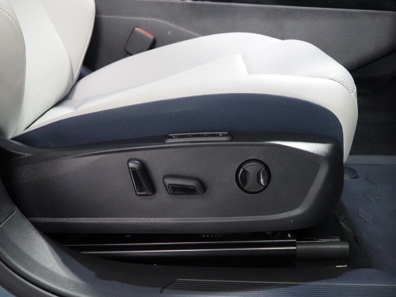 2024 Volkswagen ID.4 S *PANORAMA GLASS ROOF, NAVIGATION, DIGITAL COCKPIT, SAFETY ALERTS, ADAPTIVE CRUISE, BACKUP-CAMERA, HEATED SEATS/STEERING, POWER LIFTGATE, WIRELESS CHARGING, ANDROID & APPLE Round Rock TX