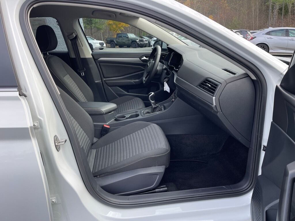 2024 Volkswagen Jetta 1.5T S Orange MA