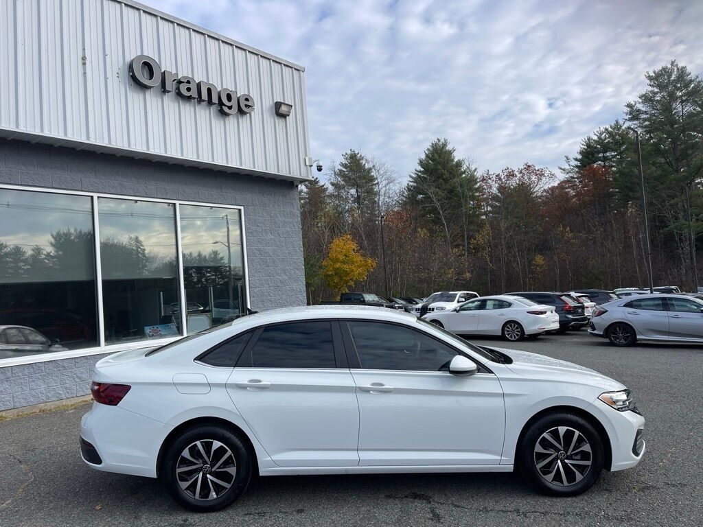 2024 Volkswagen Jetta 1.5T S Orange MA