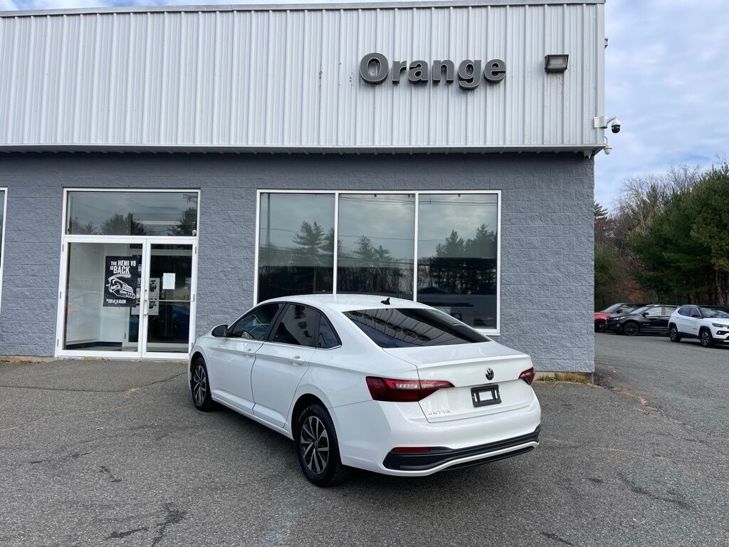 2024 Volkswagen Jetta 1.5T S Orange MA