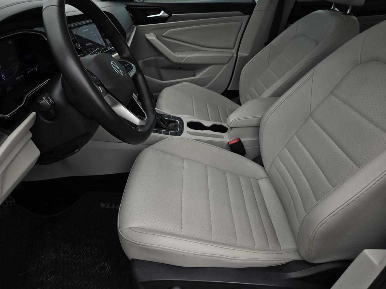 2024 Volkswagen Jetta SE Auto Beeville TX