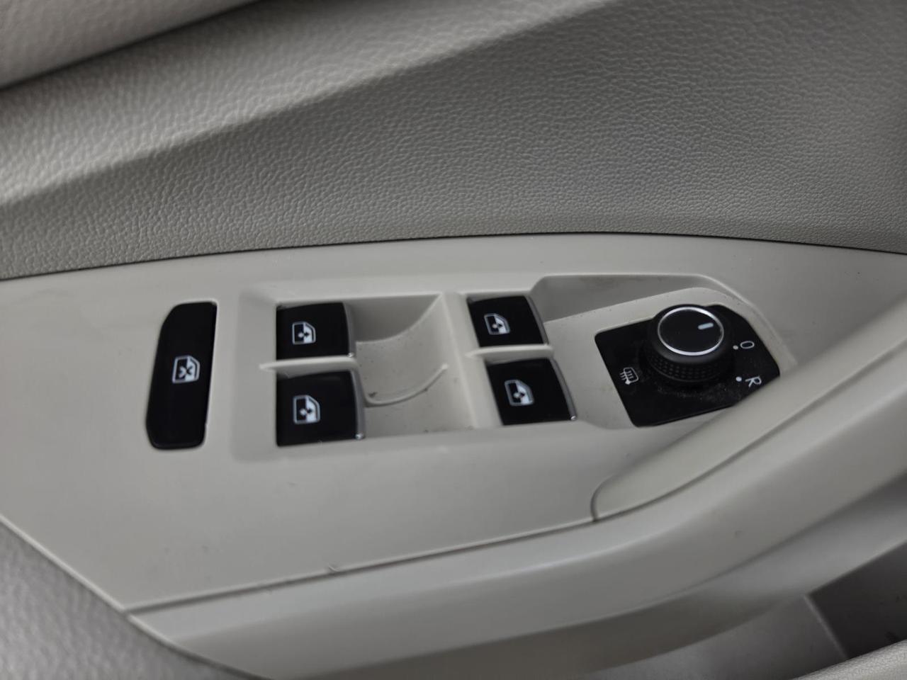 2024 Volkswagen Jetta SE Auto Beeville TX
