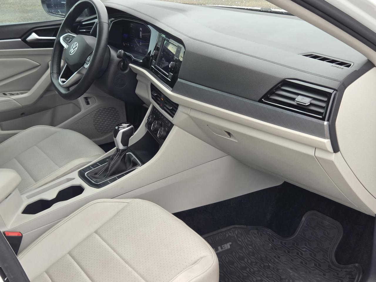 2024 Volkswagen Jetta SE Auto Beeville TX