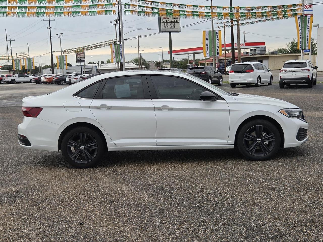 2024 Volkswagen Jetta SE Auto