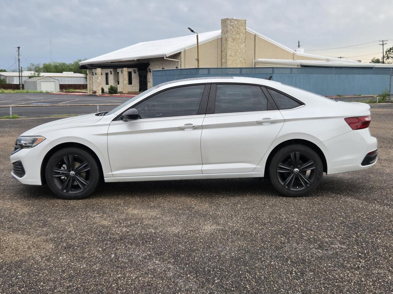 2024 Volkswagen Jetta SE Auto Beeville TX