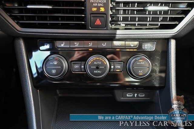 2024 Volkswagen Jetta SE / Auto Start / Power & Heated Leather Seats / Sunroof / Blind Spot & Lane Departure Alert / Apple CarPlay & Android Auto / Back Up Camera / Keyless Entry & Start / Cruise Control / Alloy Wheels / 40 MPG / 1-Owner Anchorage AK