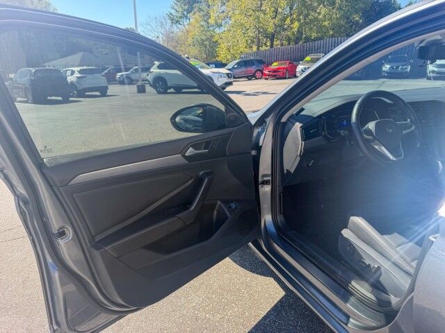 2024 Volkswagen Jetta SE Conover NC